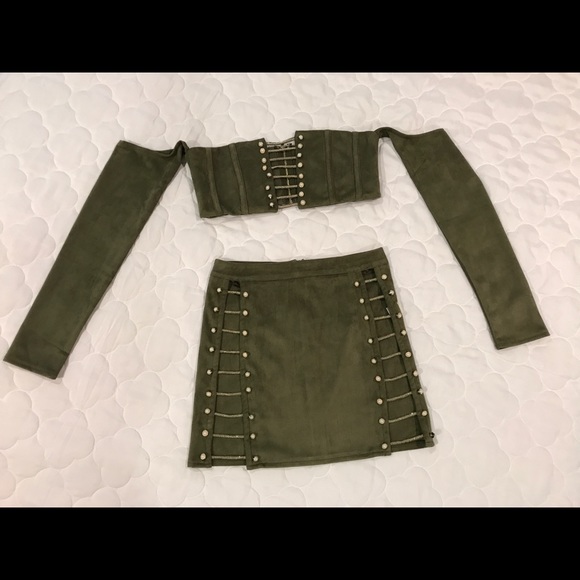 Two Piece Set - Picture 4 of 7